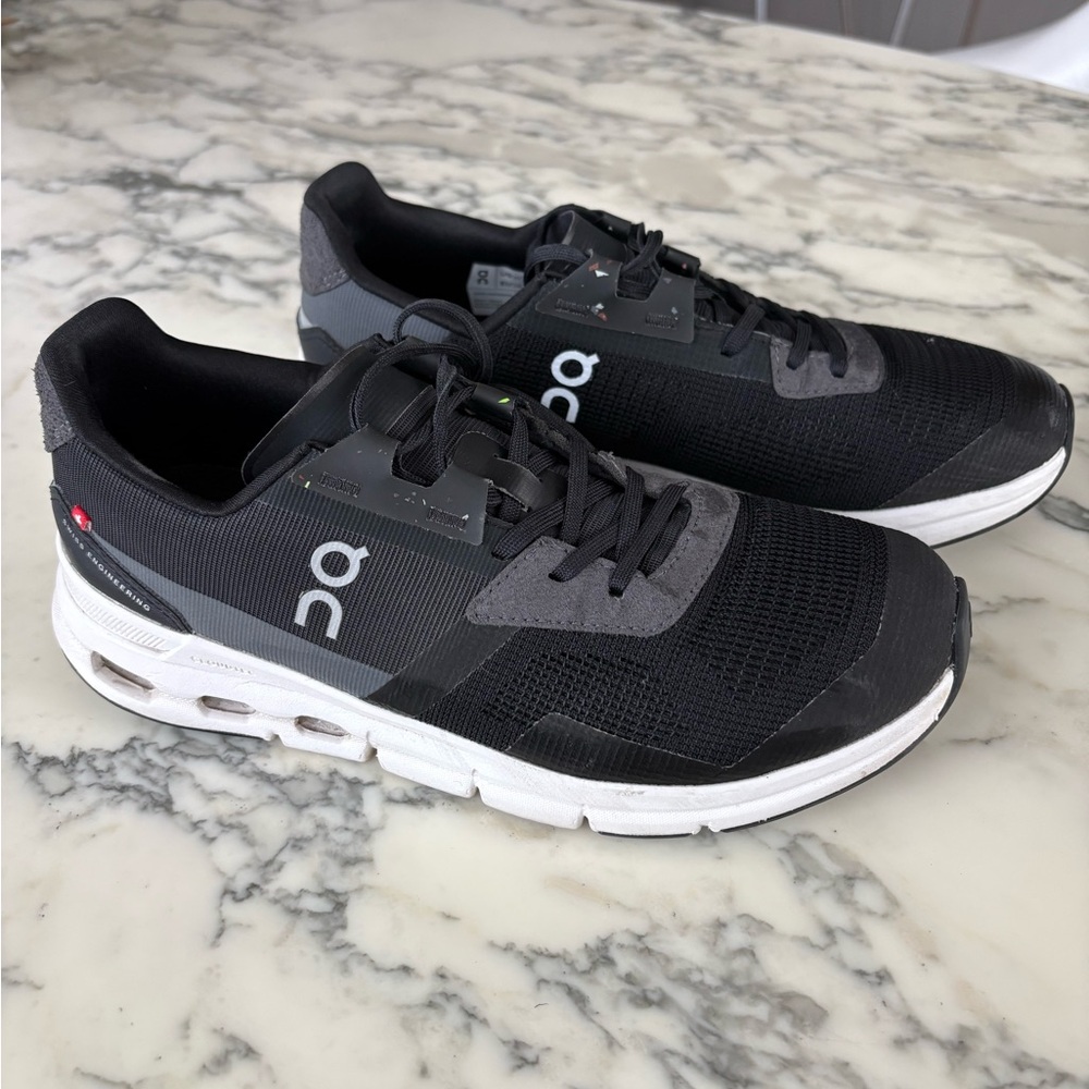 On running Cloudrift women’s 7.5 sneaker shoes - Picture 2 of 7